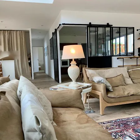 De Charme Le Clos De La Fontaine Piscine & Gæstehus