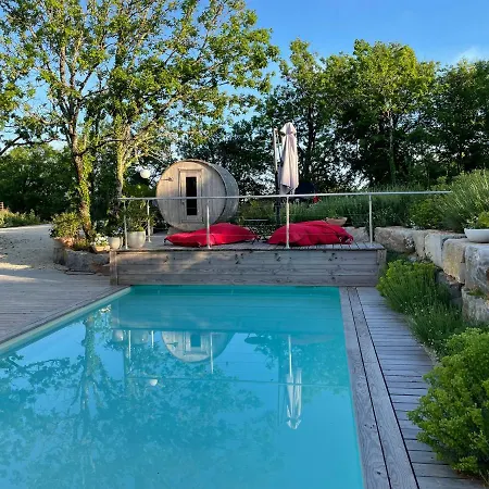 De Charme Le Clos De La Fontaine Piscine & Vendégház 4*