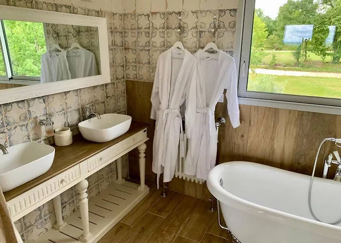 De Charme Le Clos De La Fontaine Piscine & Гостевой дом Labastide-Marnhac