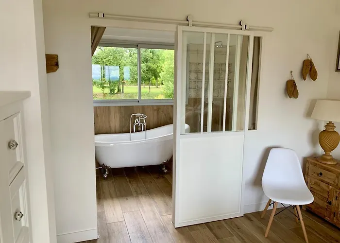 De Charme Le Clos De La Fontaine Piscine & Гостевой дом Labastide-Marnhac