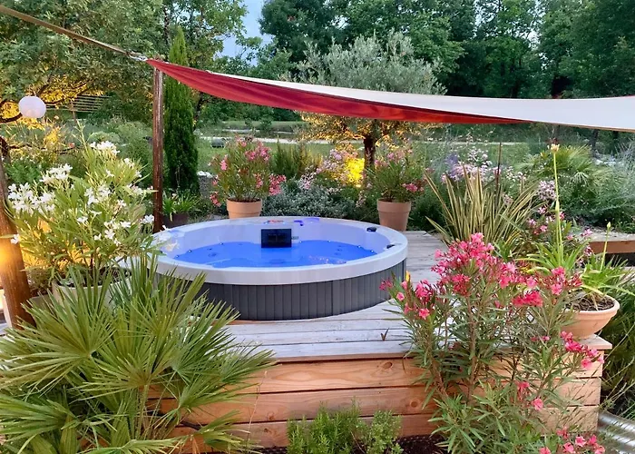 De Charme Le Clos De La Fontaine Piscine & 4*