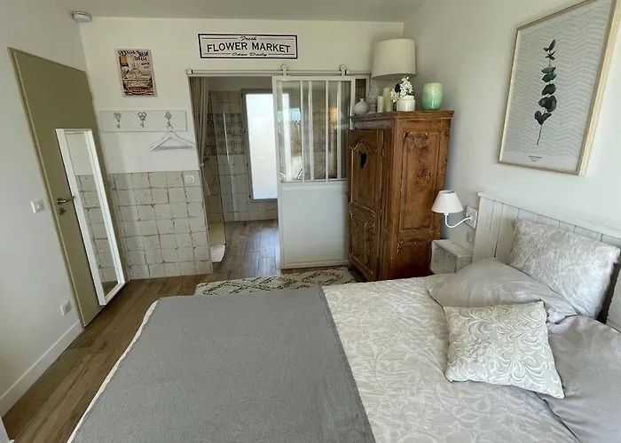 Penzion De Charme Le Clos De La Fontaine Piscine & Labastide-Marnhac