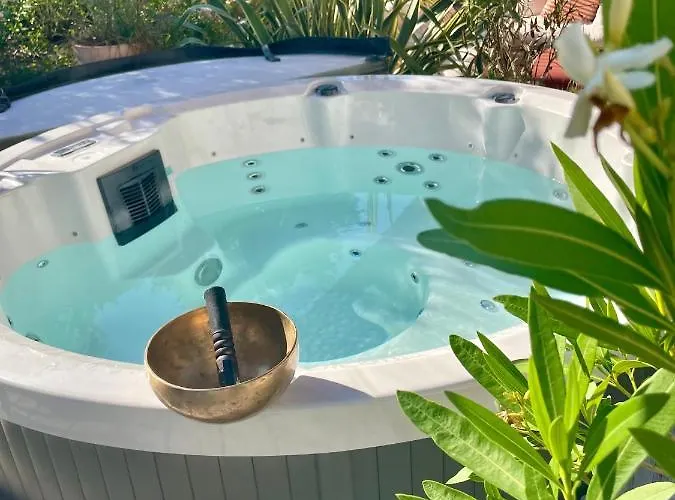 De Charme Le Clos De La Fontaine Piscine & Penzion Labastide-Marnhac