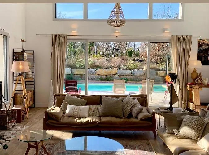 De Charme Le Clos De La Fontaine Piscine & Penzion