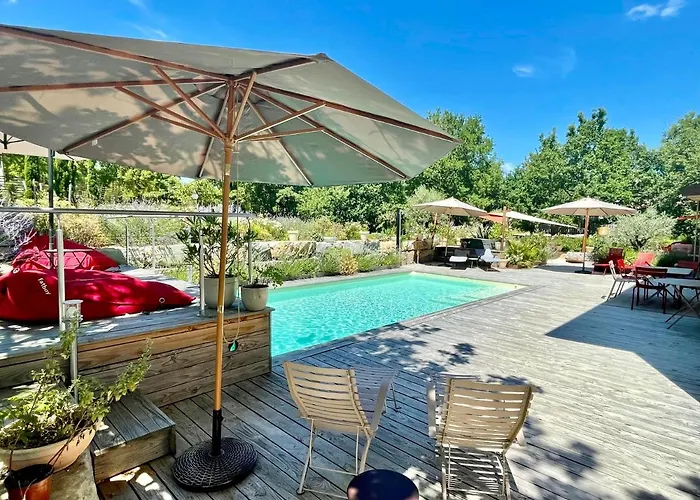 De Charme Le Clos De La Fontaine Piscine & Penzion 4*