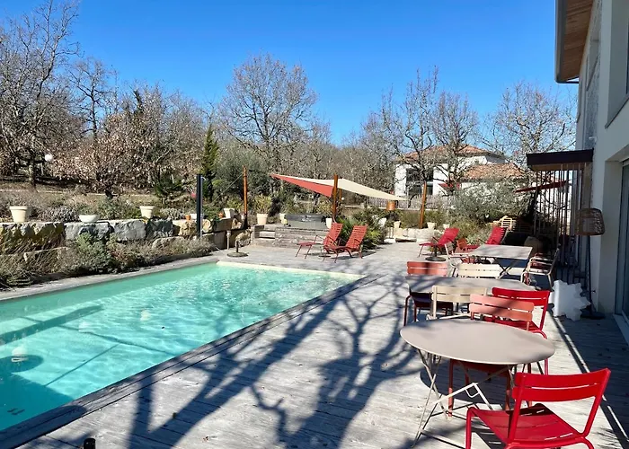 Penzion De Charme Le Clos De La Fontaine Piscine & 4*